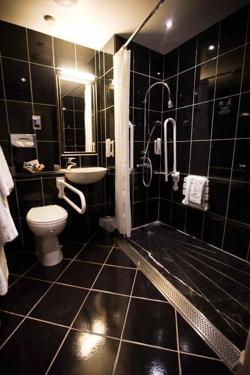 Caledonian Hotel